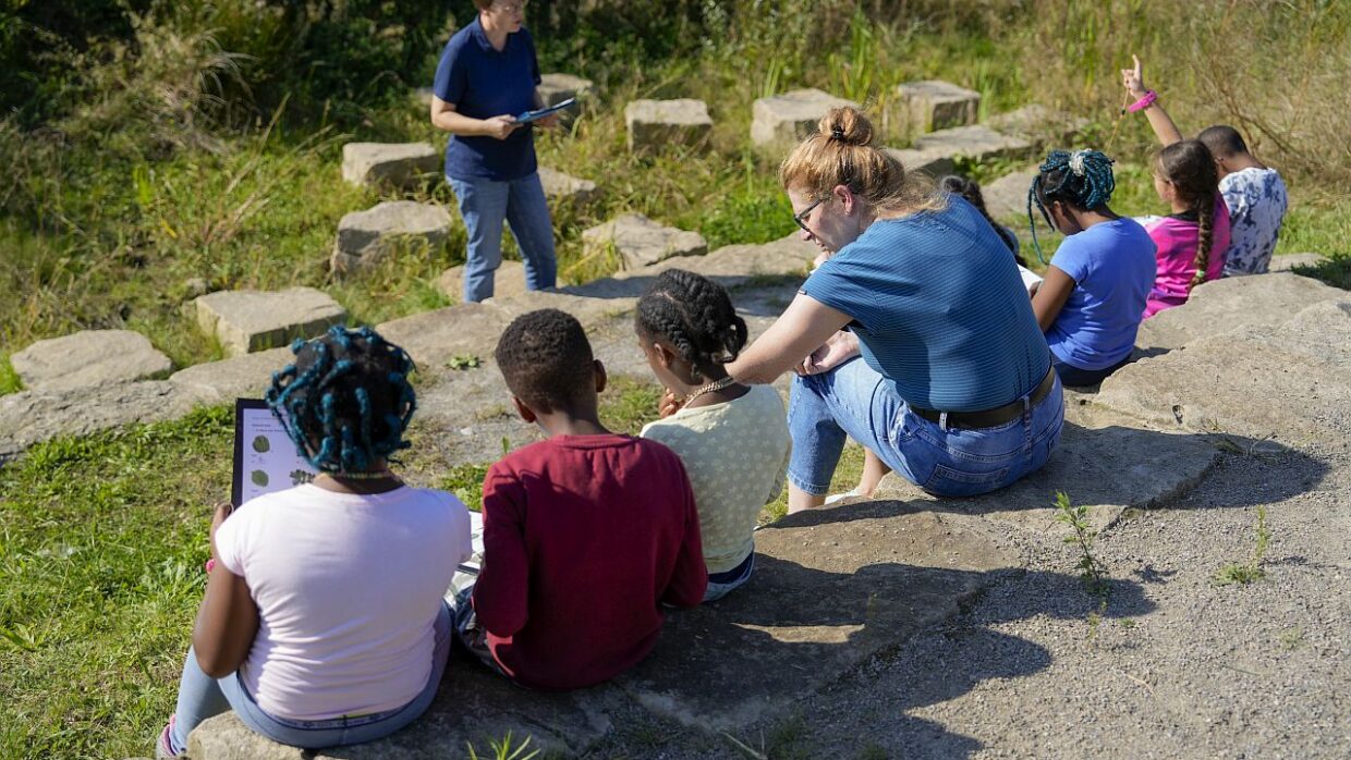 Blaues Klassenzimmer am Katernberger Bach